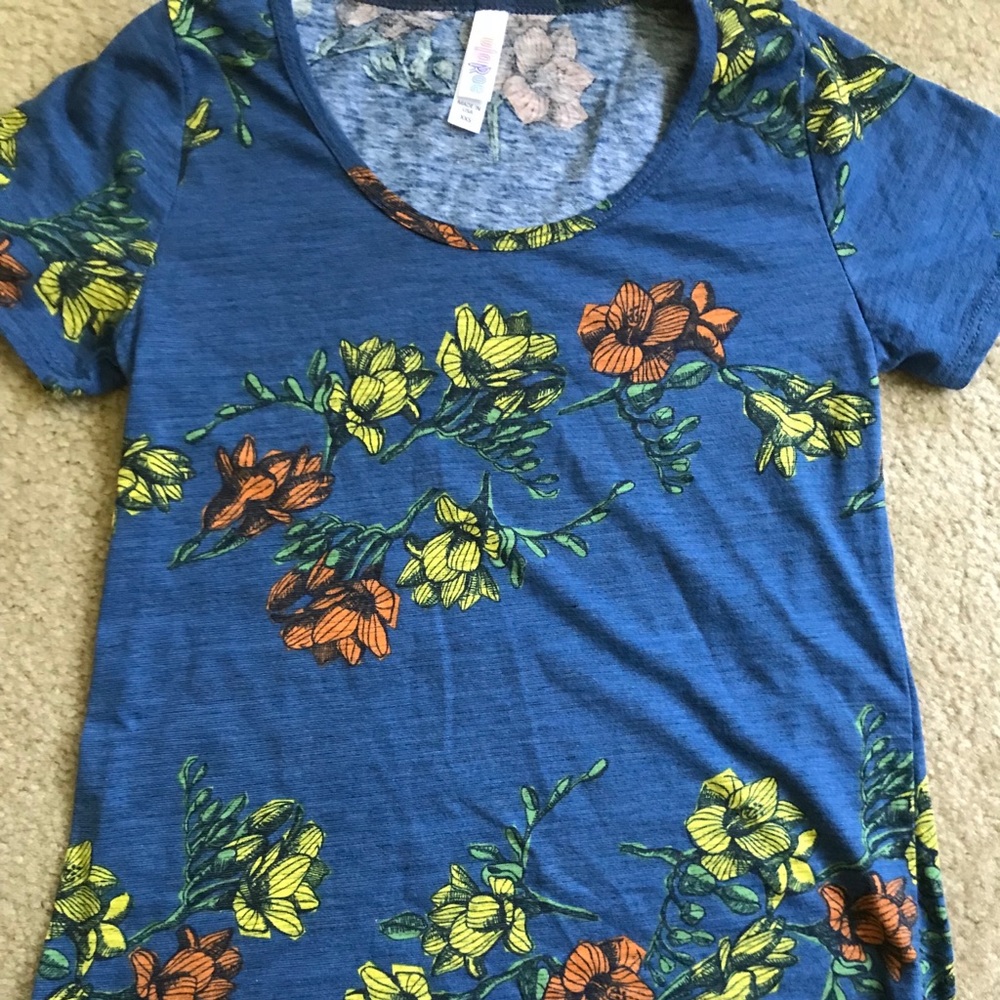 NWOT XXS Lularoe Floral Print Classic T
